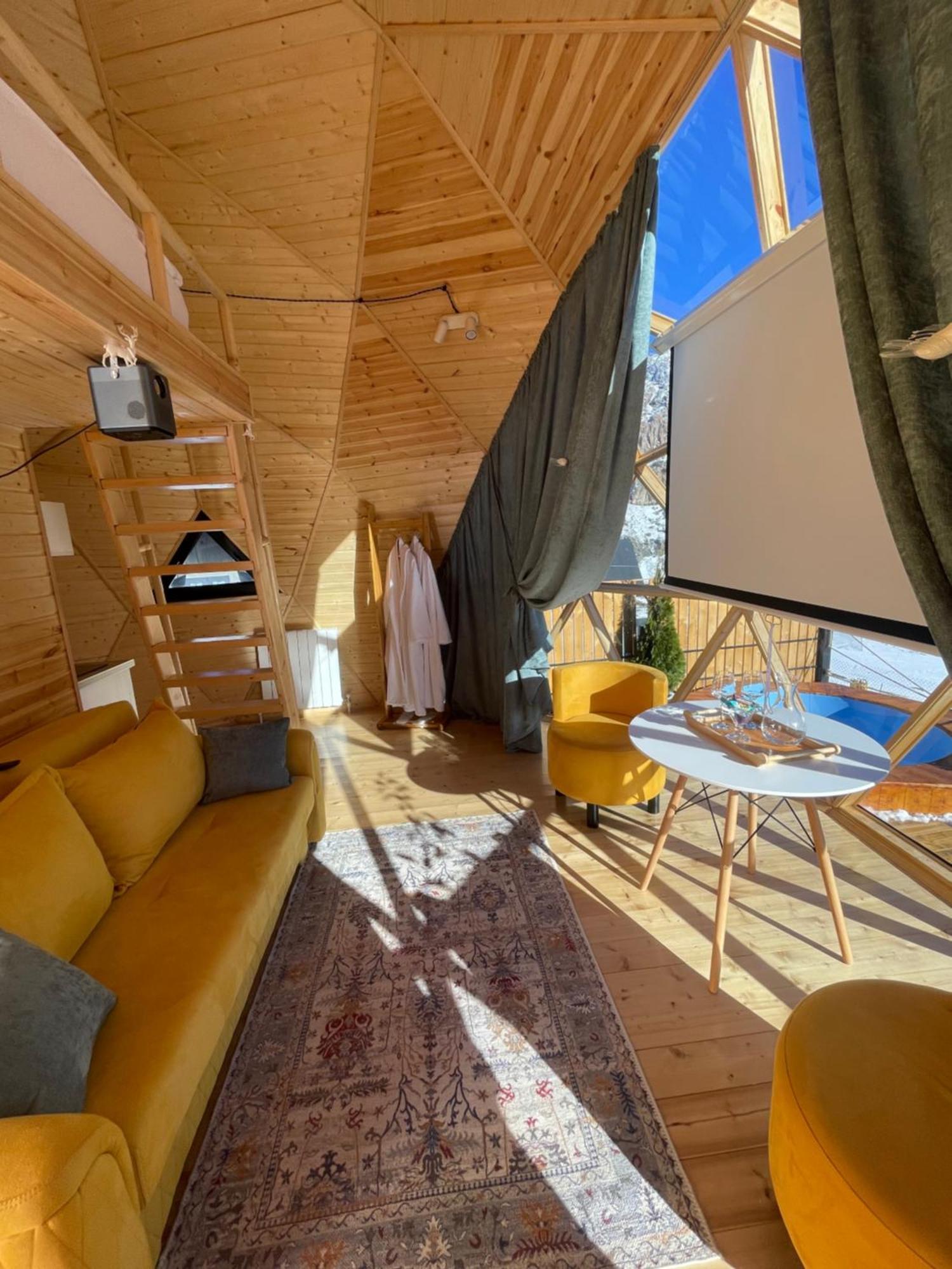 Gabua Glamping Villa Kazbegi Eksteriør bilde