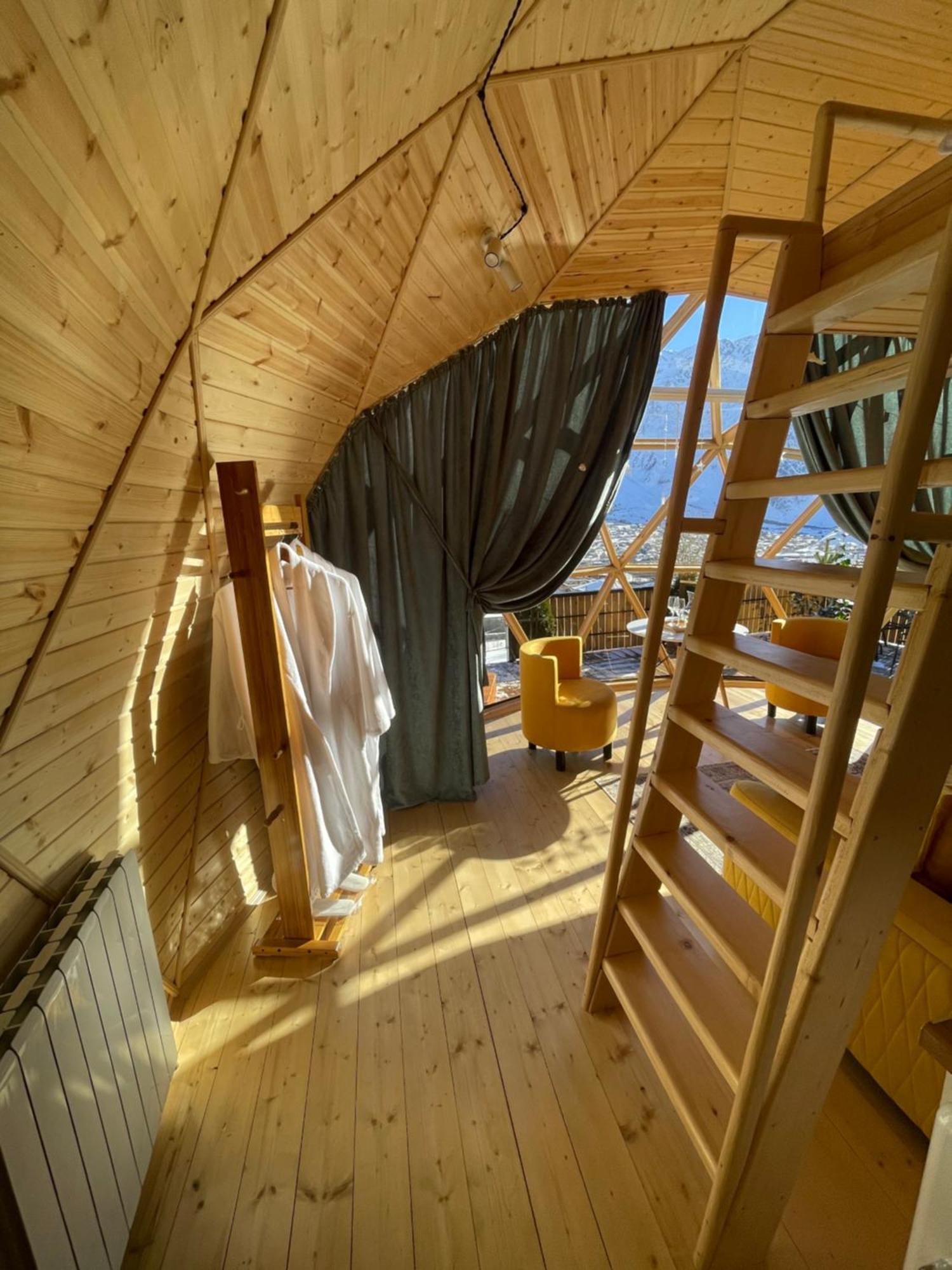 Gabua Glamping Villa Kazbegi Eksteriør bilde